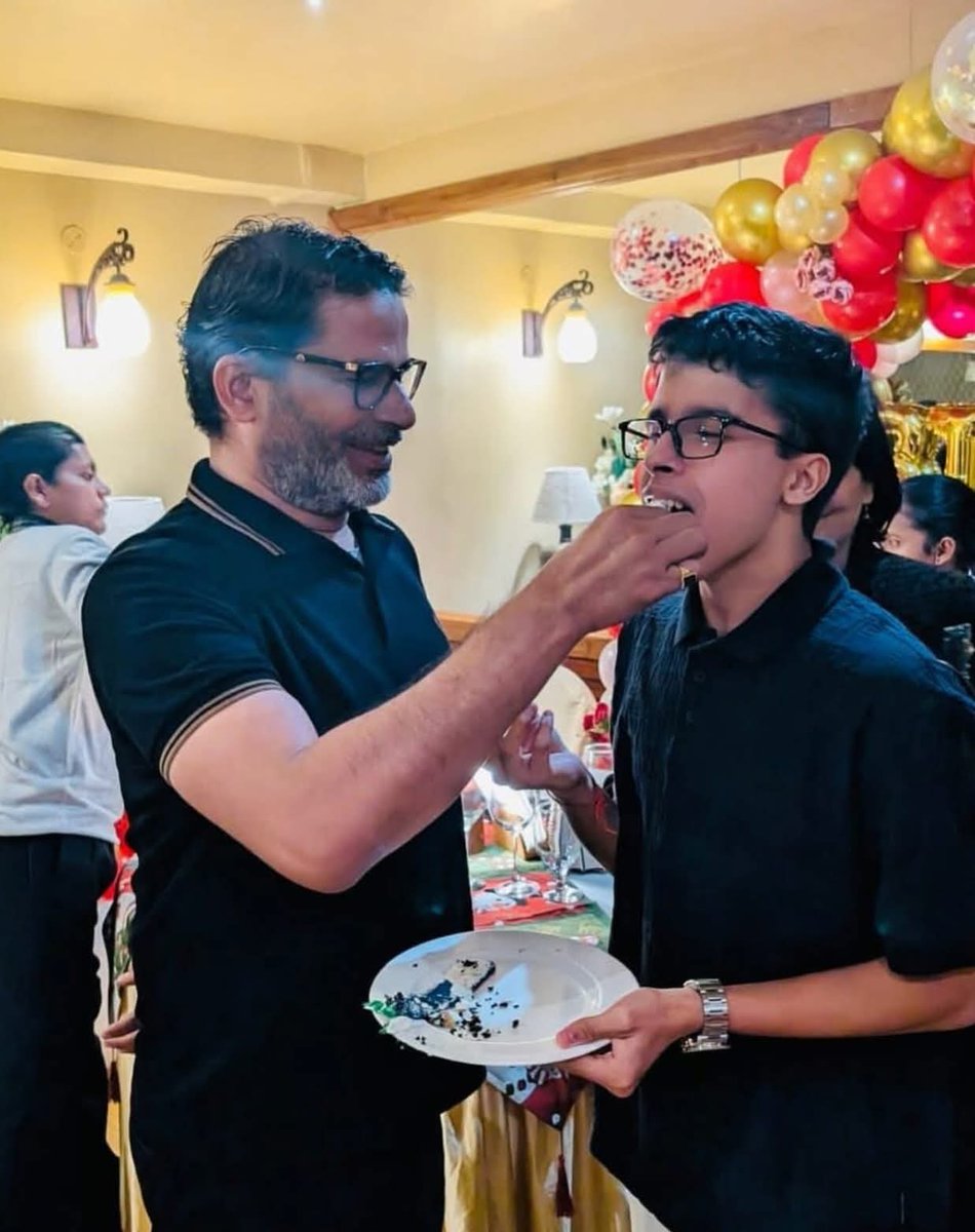 PRASHUNBIHARI's tweet photo. किसी ने पूछा अब किसका साथ दोगे।
जिससे शुरू किया उन्हीं से खत्म होगी।
जब तक रहेगी जान तब तक @PrashantKishor के साथ रहेगी। https://t.co/s7gJEZ1dO6