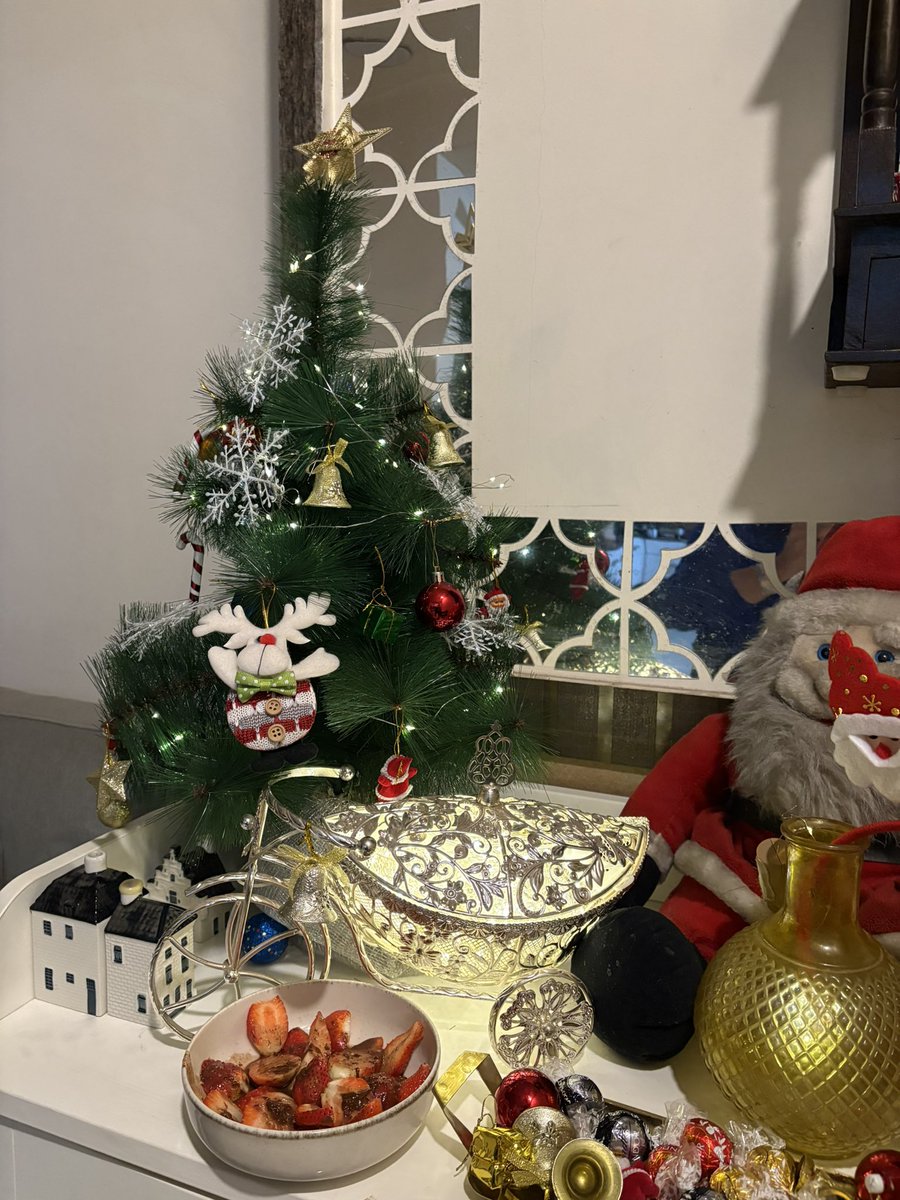 jinisha202's tweet photo. Merry Christmas to everyone 🎅🏻 https://t.co/5NAPQJQpao