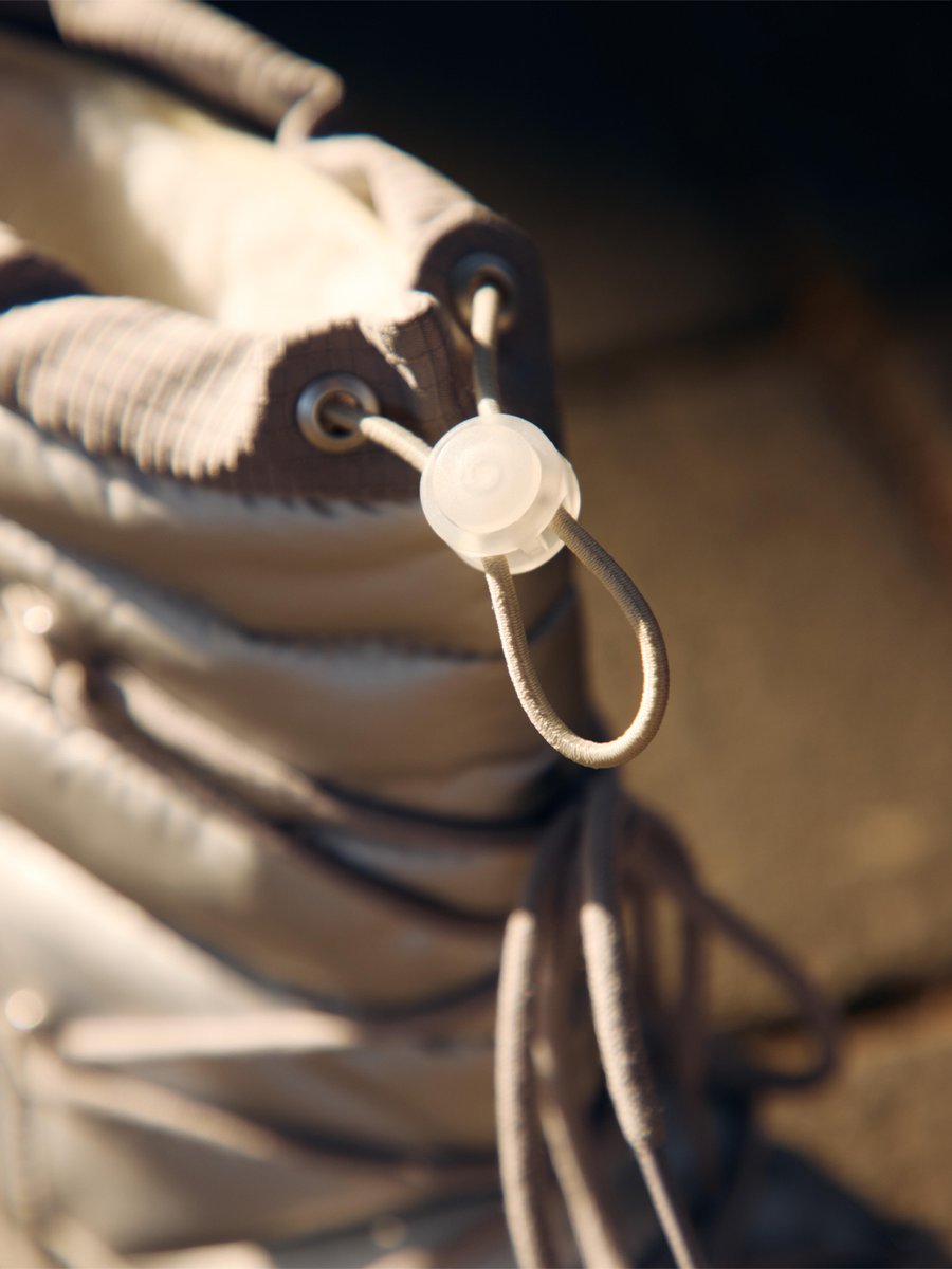 NormanWalshUK's tweet image. Cold days, warm steps. ❄️
Ernest boots — padded comfort, clean lines, effortless winter style.
normanwalsh.com/collections/er…
#Ernest #WinterBoots #ColdWeatherStyle #WinterEssentials #OOTD #Footwear