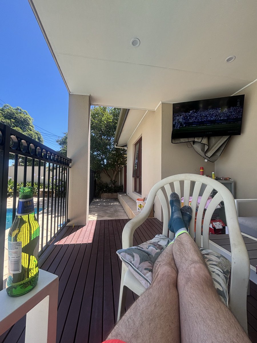 jamohull's tweet image. Settling in for the final session 🍻✌️🏏 #Ashes