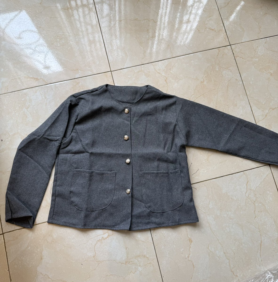 Wts

Blazer abu baru ngga pernah dipakai
Ld 100
💸45.000

T kemeja atasan lengan panjang