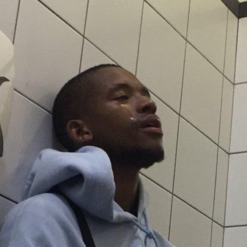 son_noeli's tweet photo. Nimeanza kuamkiwa hadii na wanafunzii wa sekondarii!! https://t.co/3DbfHWLnRF