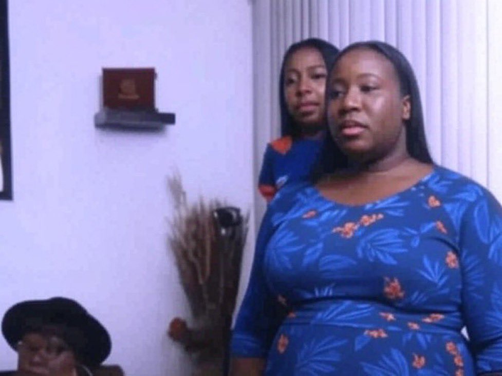 aenovaaa's tweet image. ‘her fans fuelled the rumours’ do armys know that NOBODY literally NOBODY wants to be attached to those men bc their stans are known to be slutshamers, harassers and mentally challenged