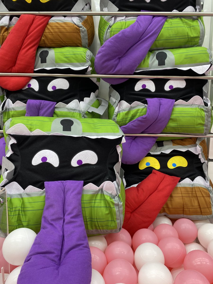 【正規品】ドラゴンクエスト おおきなミミック クッション ドラゴンクエスト おおきなクッション ミミック[スクウェア