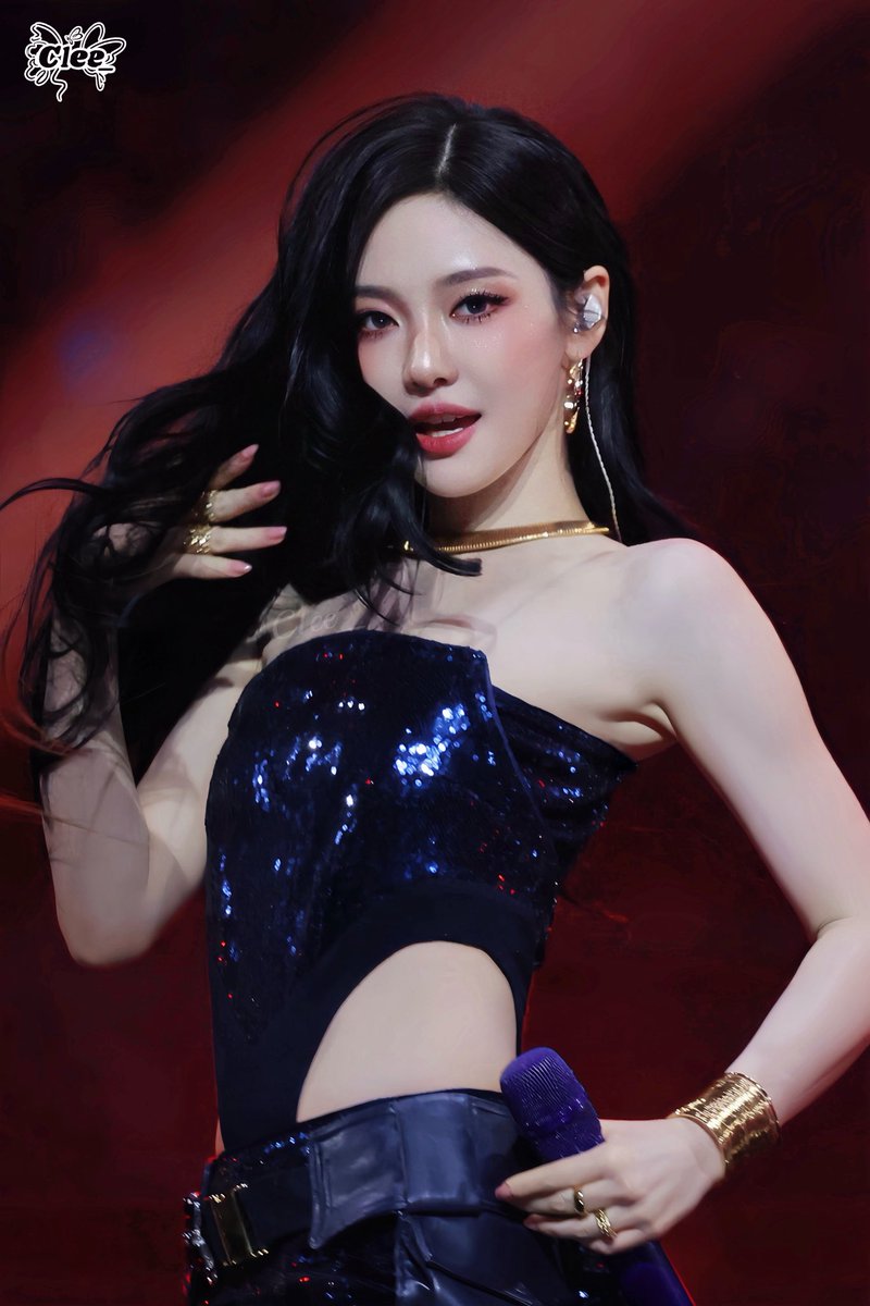 C1ee_Ning1023's tweet image. 251225 SBS🌌💙

#닝닝 #에스파 #宁宁 #宁艺卓 #AESPA #NINGNING #ニンニン