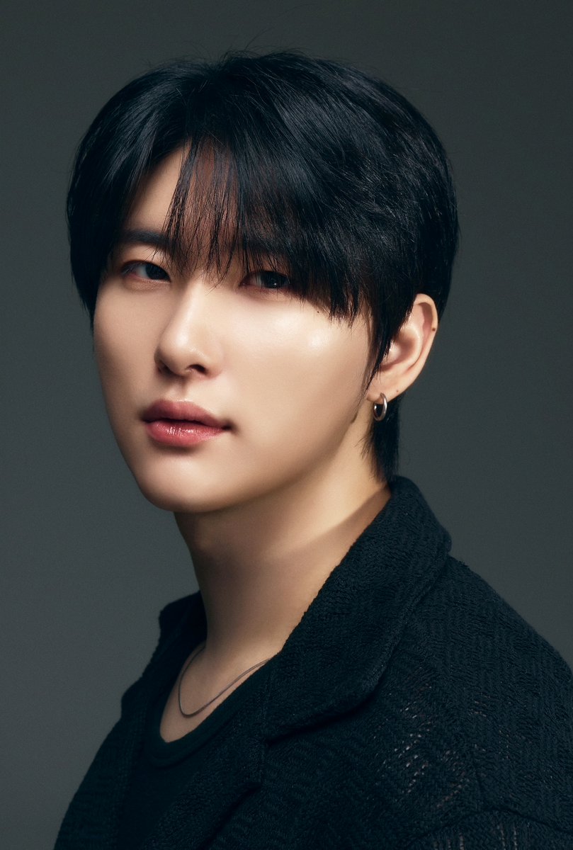 크래비티 우빈, 뮤지컬 데뷔 나선다…3월 개막 ‘로미오와 줄리엣’ 주인공 ‘로미오’ 역 발탁!

데뷔 첫 뮤지컬 ‘로미오외 줄리엣’ 도전…탄탄한 역량으로 무대 넓힌다

크래비티 우빈, 뮤지컬 데뷔 확정…3월 로미오로 찾아온다

[사진 = 스타쉽엔터테인먼트]

#우빈 #크래비티 #CRAVITY #WOOBIN