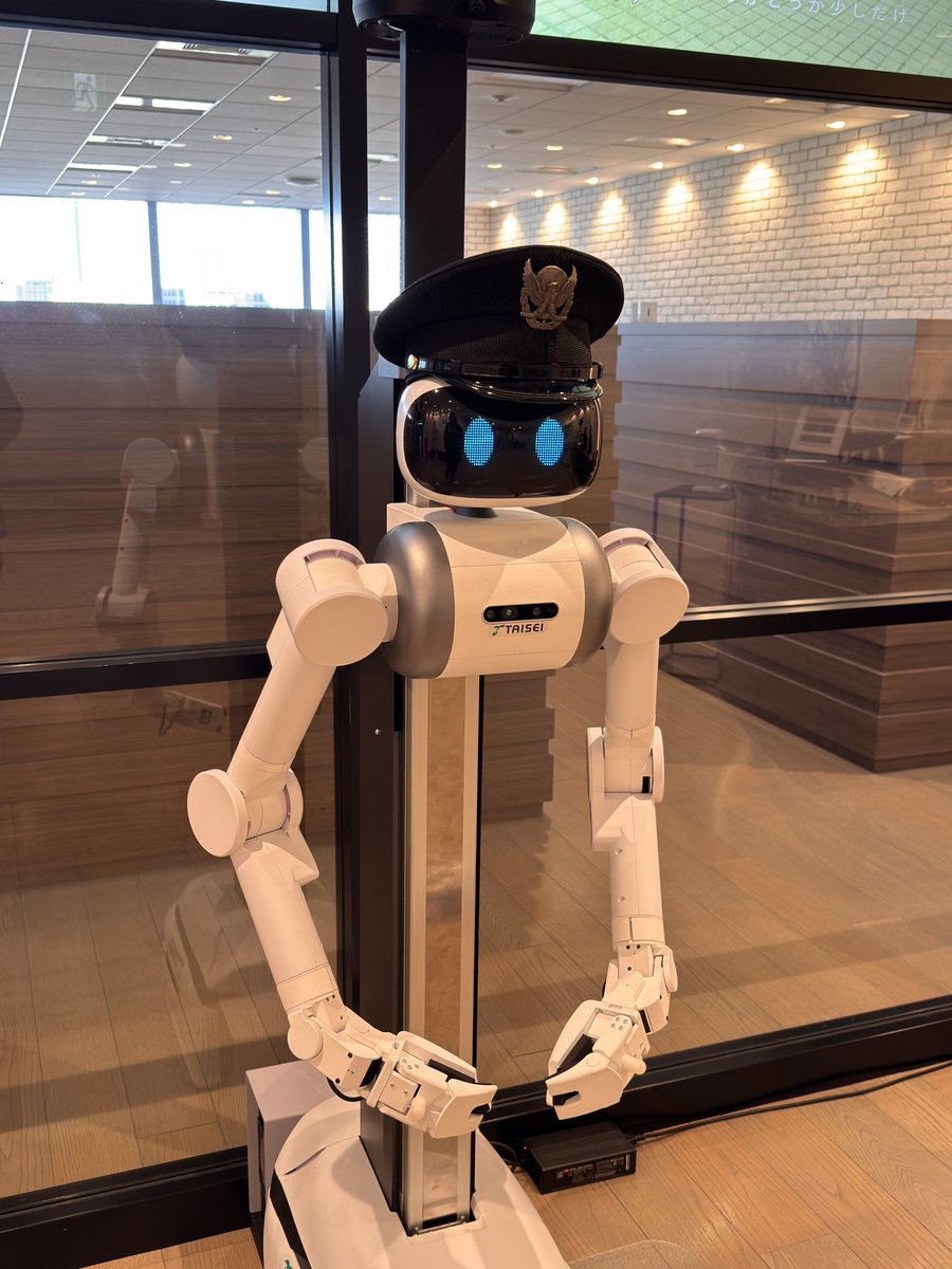 今日はSMPの納会です　ぼくは部屋の隅っこで縮こまってます