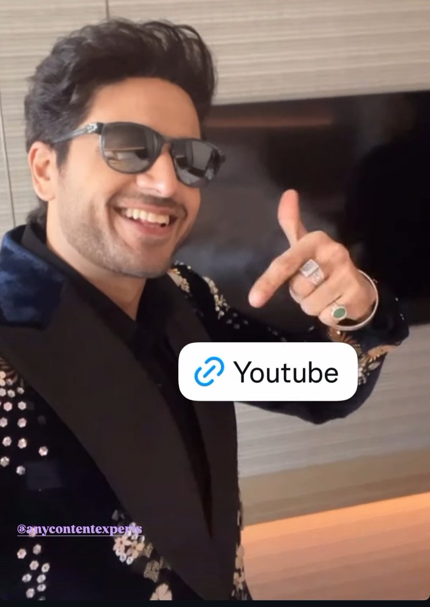 #KhannaKaKhaandaan go and checkout  #GauravKhanna new YouTube short 🫶

How can someone look this charming all the time 🫠❤️‍🔥

#GauravKhanna𓃵
#TeamGK