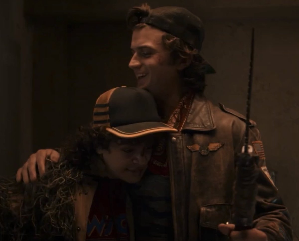 cloiskryptonite's tweet photo. PROTECT THEM AT ALL COSTS PLEASE  

#StrangerThings #StrangerThings5 https://t.co/9JUIMeLVGg