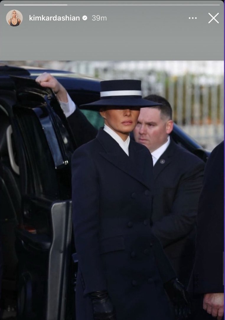 SleezePetty's tweet image. Y’all hoes &amp;amp; Niggas be out here wearing Skims down to the underwear after Kim Kardashian posted Melania Trump to her story but want everyone to cancel Nicki Minaj for speaking her mind &amp;amp; wanting Unity? Get tf up out my face fr!