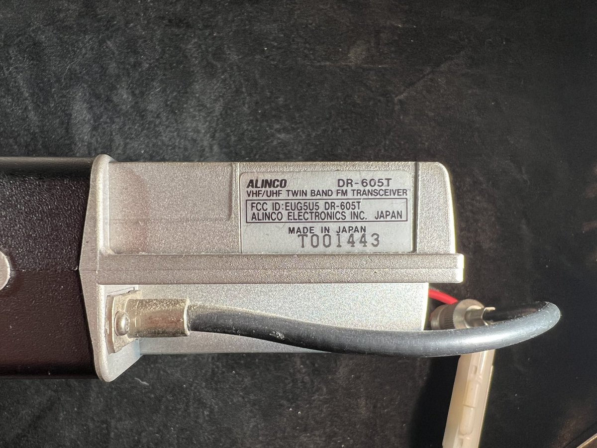 PaulsPhotoServ's tweet photo. FORSALE #Alinco DR-605T 2M/440 #HamRadio $200  tested and works.  100 Channel memory 50/VHF and 50/UHF .  Power: 50 Watts output on 2meters and 35 watts on UHF.   5 Watts low power UHF/VHF   Cash or Venmo accepted. Add: $20 for shipping  #Hamr  #AmateurRadio https://t.co/dAQitVKUCB