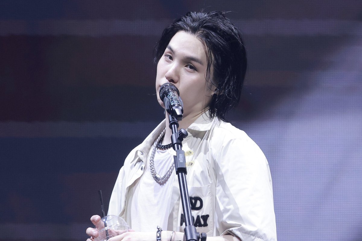 mygtangie's tweet photo. [12.26] #DTSUGA
Daily Tweet for SUGA

🤍

SUGA OUR ANGEL
WE LOVE YOU YOONGI 
WE ARE PROUD OF YOU YOONGI 
OUR LOTUS FLOWER MIN YOONGI 
#SUGA #슈가 #방탄소년단슈가 
#BTSSUGA #シュガ #AgustD https://t.co/uexgQblUDW