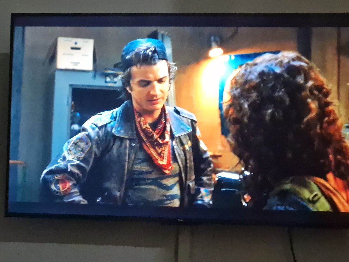xaro0409's tweet photo. #StrangerThings5 https://t.co/apamTAl1De