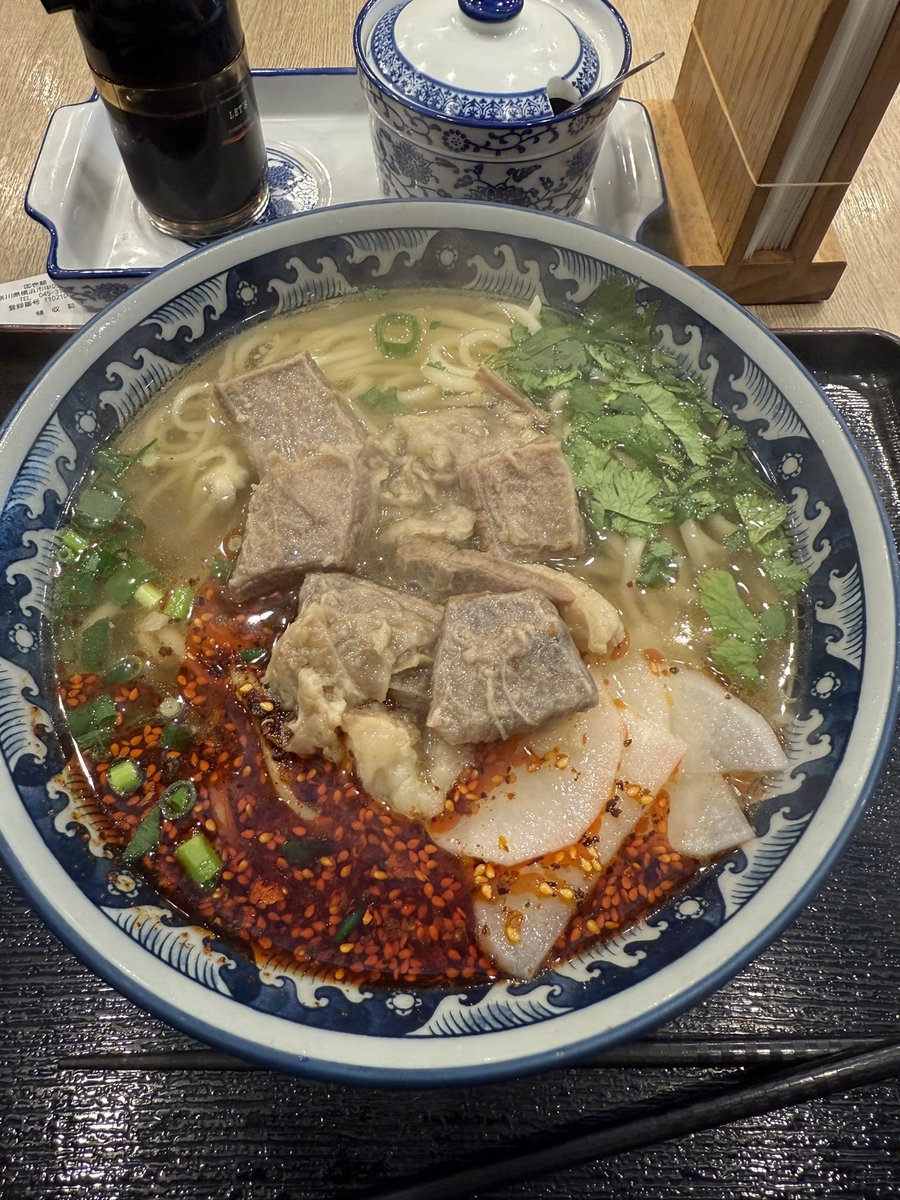 tatchan8's tweet photo. 蘭州牛肉麺🍜 https://t.co/NhaNHsGfRQ