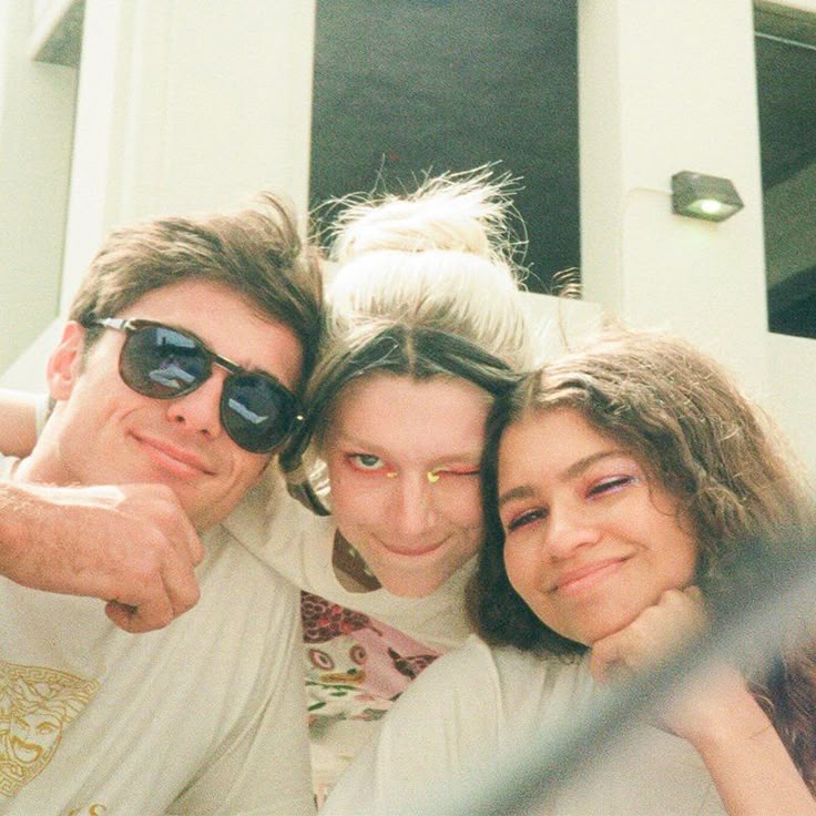 euphoria daily (@xeuphoriadaily) on Twitter photo 