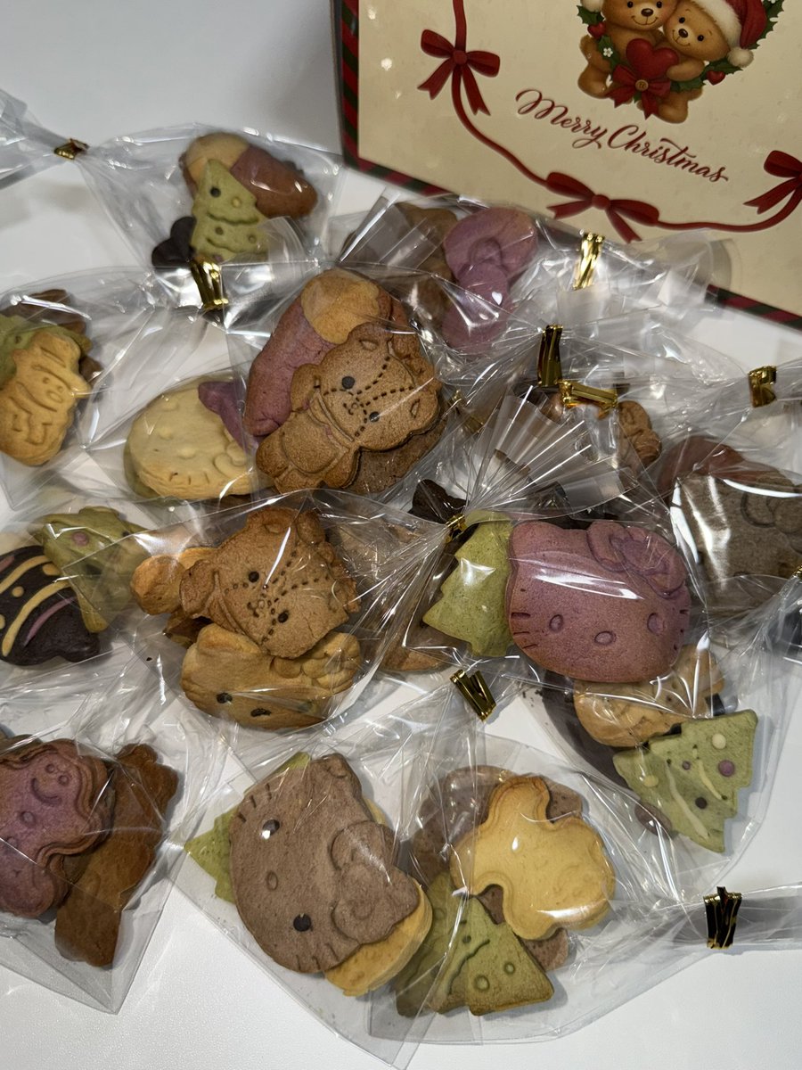 eiduj's tweet image. ハッピークリスマス❤️💚💞💞