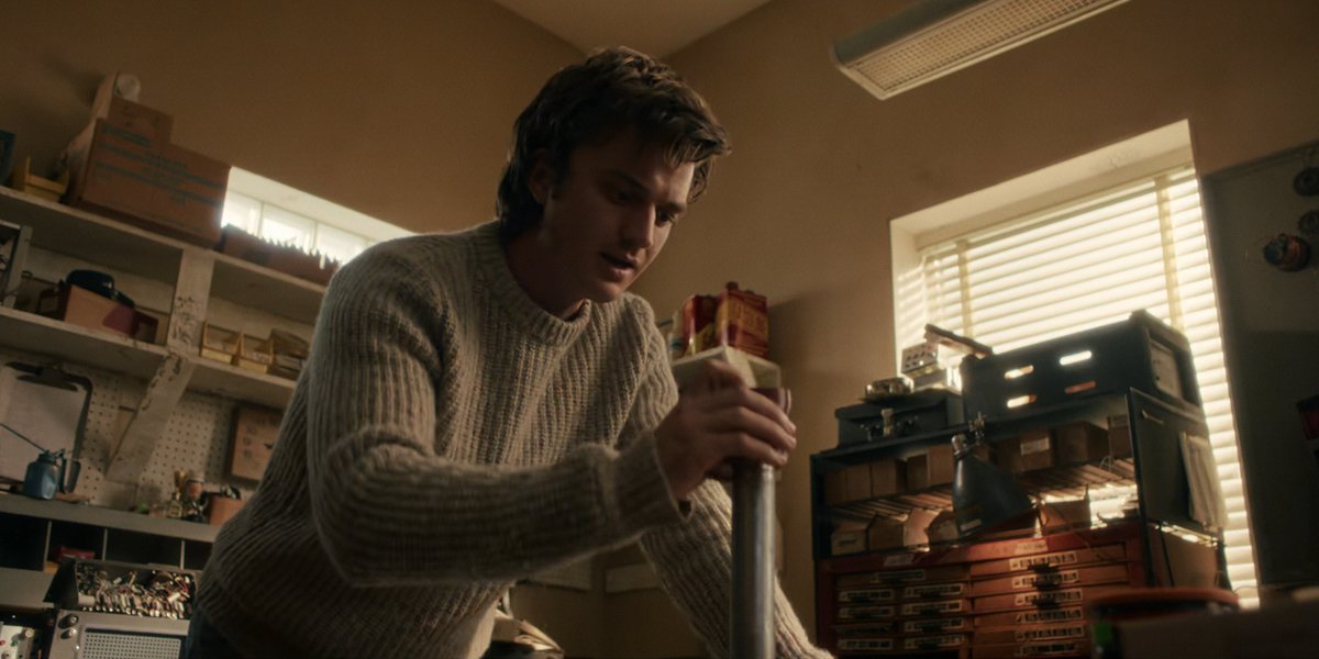 buffypascal's tweet image. rest in peace, eddie, your gay ass would've loved to see steve playing with the flashlight and slinky