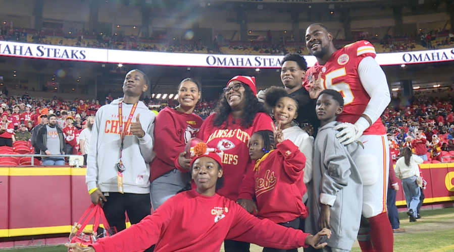 A Kansas City single mother of six got the Christmas surprise of a lifetime when the @Chiefs selected her family as sideline guests for Thursday night's game against the Denver Broncos. Read