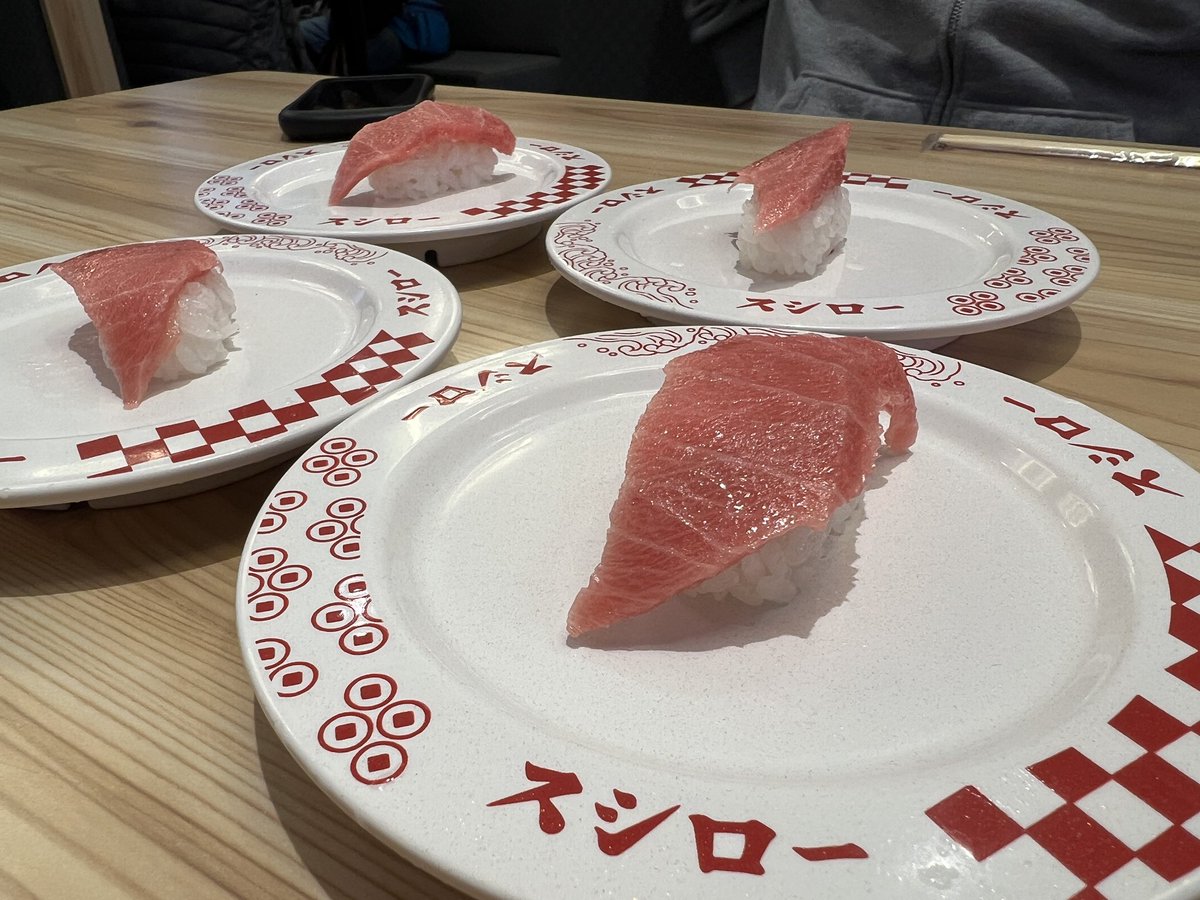 apotarosu's tweet photo. 仕事納め、がんばろうとおつかれさまで寿司ランチ行きました🍣 https://t.co/QMO6l71cHb