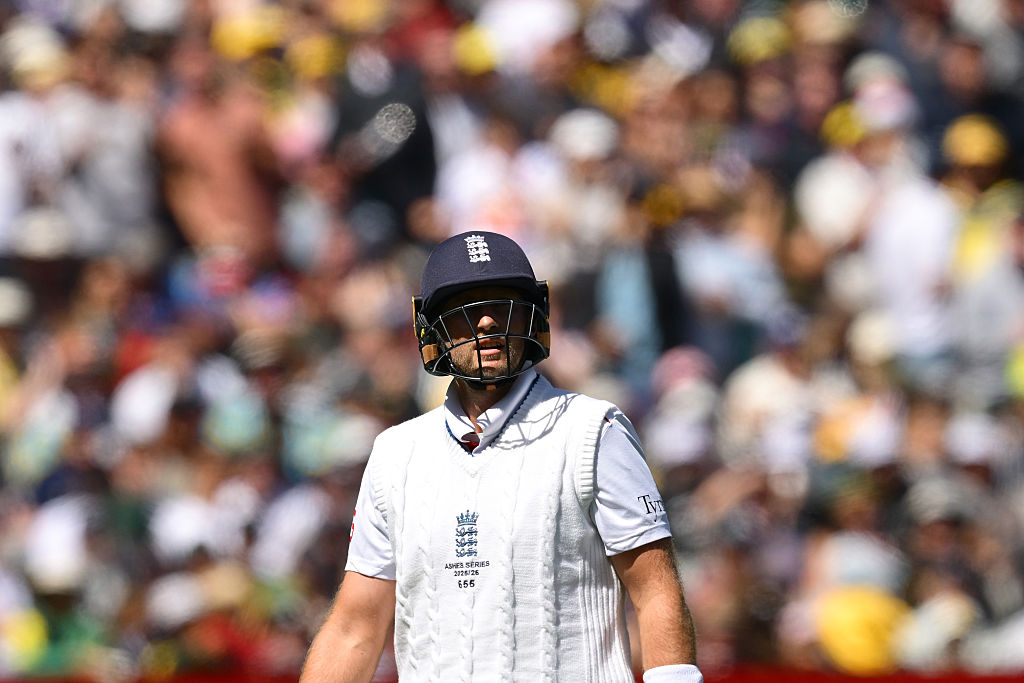 TWITTER HAS CHANGED THE LIKE BUTTON TO JOE ROOT FOR 15 BALL DUCK 🦆 PLAYING BOXING DAY TEST 💥

What do you thinking 🤔 

Tap to check ♥️

#ashes25 #AUSvENG #root #BoxingDay #ViratKohli