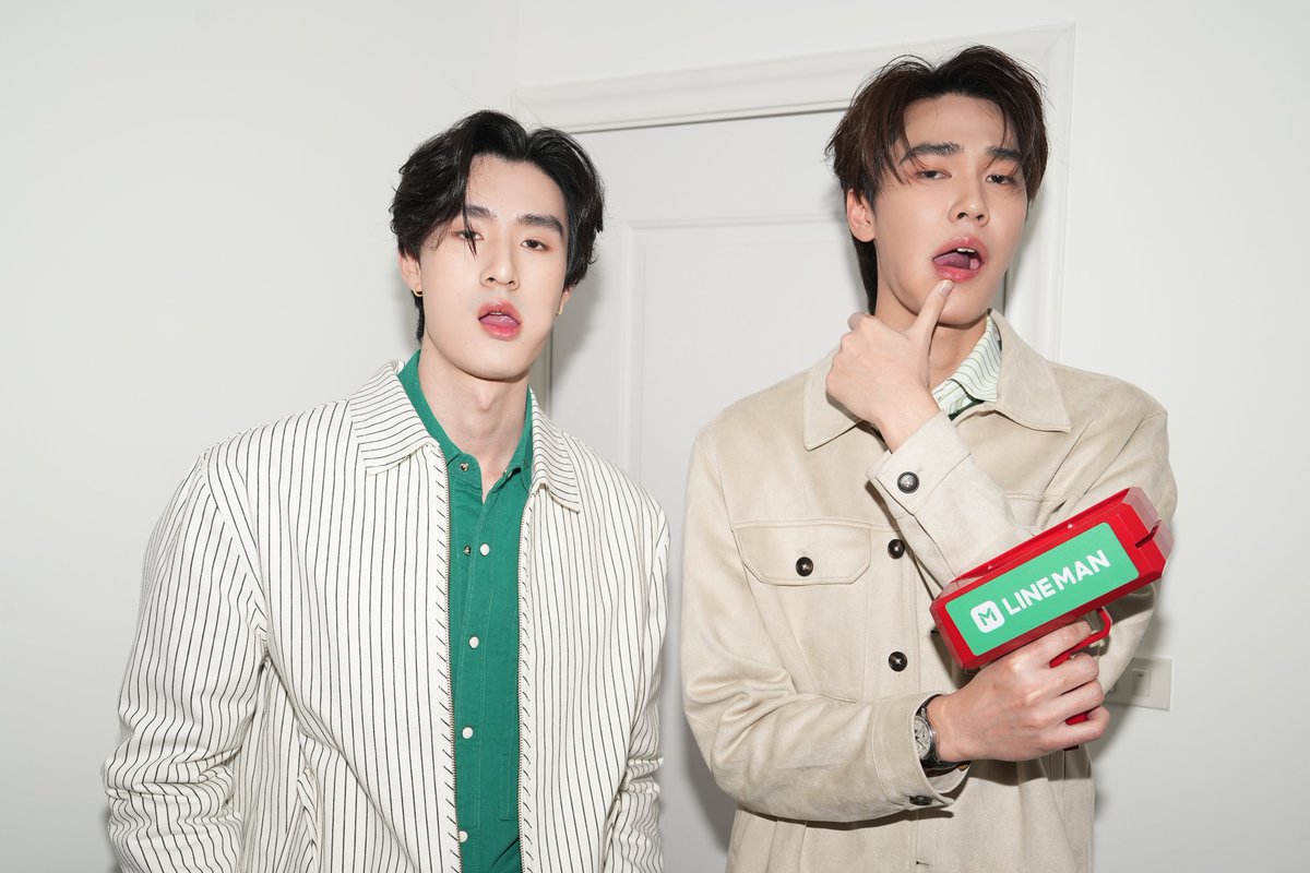 LINEMAN_TH's tweet photo. 🌙Mission Unlocked: Too Cute To Handle #1
☁️ เป็นร้อนในยังไงให้คนละลายทั้งฟีต😳
📲https://t.co/8zSM3T9taY

DEW TEE LIVE LINE MAN
#LINEMANถูกสุดทุกวันwithDewTee
#LINEMANถูกสุดทุกวัน
#LINEMANWongnaiUsersChoice

*เงื่อนไขเป็นไปตามที่ LINE MAN กำหนด ตามข้อกำหนดที่ได้มีการเผยแพร่ตามช่องทางเว็บไซต์ https://t.co/rFztl7Q3qq