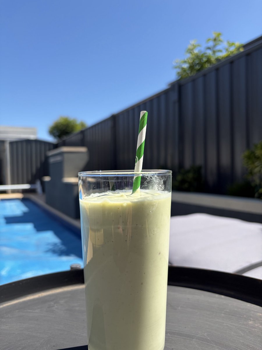 Chan3Judy's tweet image. Boxing Day relax #avocado #smoothie