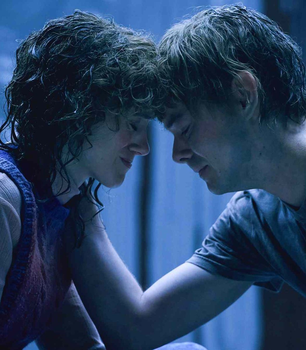 Euhenryvieira's tweet image. SÉRIE DO ANO SIM E QUEM NÃO GOSTOU QUE VÁ TOMAR NO CU 
#StrangerThings5