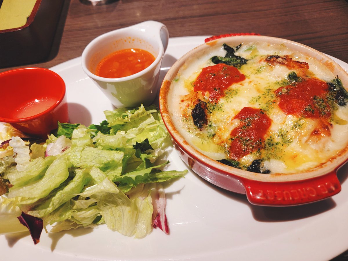 yuntomo's tweet photo. 大好きな5人のデビュー日なのでお一人様ランチを。年末年始唯一の休みなので忙しい🙃
#U_KNOW #HERO #MICKY #XIAH #MAX
#22Th_ANNIVERSARY https://t.co/9jHLlj8IG2