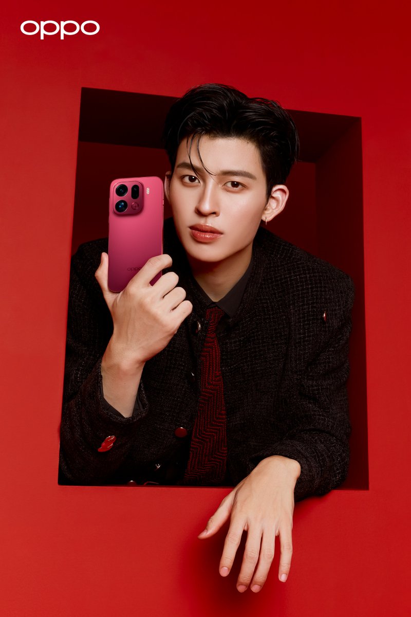 TrendyUpdate_th's tweet photo. OPPO ชวนเก็บโมเมนต์พิเศษปีใหม่นี้ไปกับ OPPO Find X9 Series x Pond Naravit ฉลองสิ้นปีสุดอบอุ่นไปกับคุณธีร์ ‘ปอนด์ ณราวิชญ์’
🔗: https://t.co/erAzxM03IT
ติดตามข่าวสารเพิ่มเติม : https://t.co/fw1NbB17DL
PPNARAVIT X OPPO
#FindX9SeriesTHxPond #สีแดงVelvetRed #ppnarvit #Trendyupdate https://t.co/fYMcxV6OoS