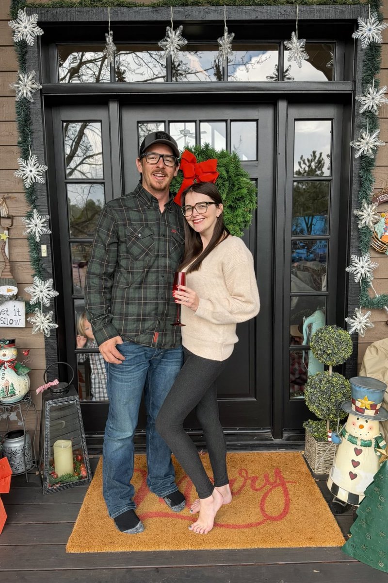 smiley11kylie's tweet photo. Merry Christmas✝️ https://t.co/xc2HbZbPCw