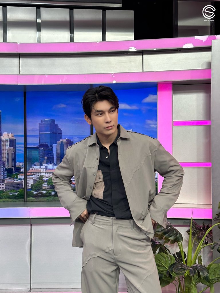 SuppasitChannel's tweet image. เป็นยังไงกันบ้างค้า สนุกมั้ยคะ

MEW MISSESME OUT NOW

@MSuppasit
#MissEsme
#MissEsmePromo
#MewSuppasit