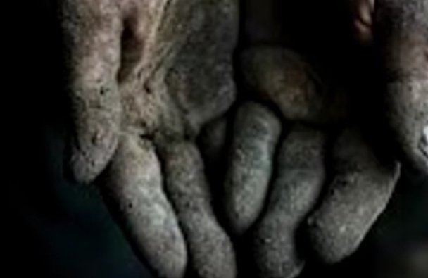 50 bin lira maaş alan bir İmam asgari ücretle hayatta kalmaya çalışan insanlara şükretmeyi öğretecek bugün.

Hayırlı Cumalar