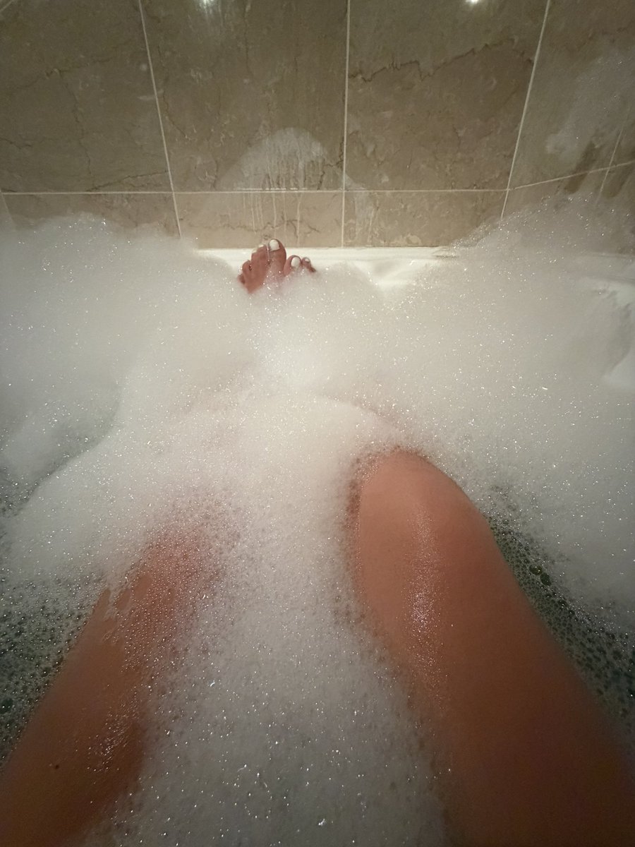 maevilyy's tweet photo. I love relaxing in my bath knowing you’re outside breaking your back to provide for my lifestyle 💸✨

findom finsub humanatm paypig sydney australia goddess slave nsfwtwt worship tribute feet findomaus sissy cuck sph foot rtsub feetworship https://t.co/55HZk73fWG