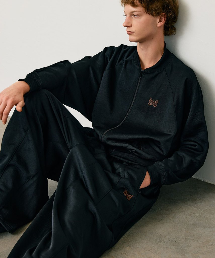 417 EDIFICE × Needlesのセットアップ、今日発売で即完。パンツが