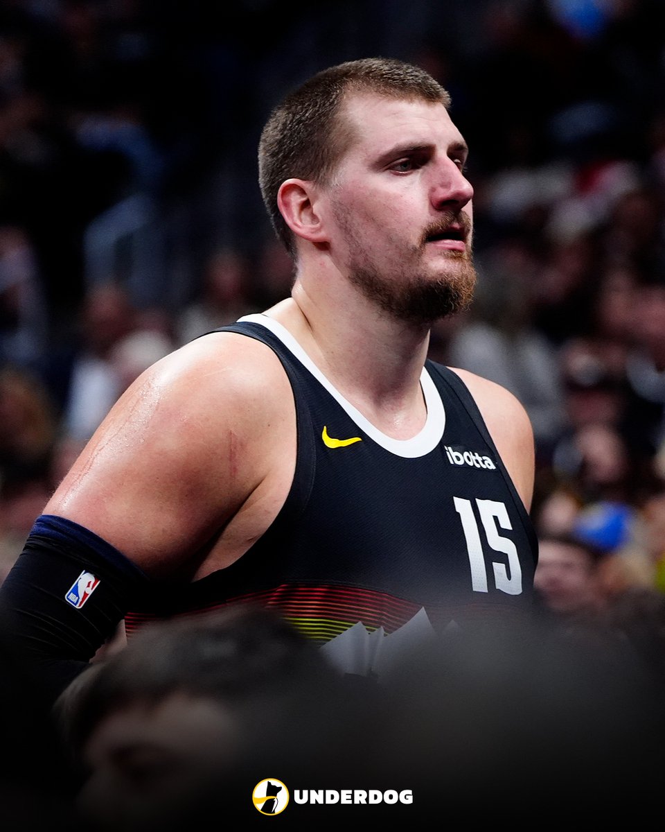 UnderdogNBA's tweet image. Nikola Jokic in Thursday’s win:

56 PTS
16 REB
15 AST
15-21 FG
4-6 3PT
22-23 FT

First player in NBA history with 55+ PTS, 15+ REB, and 15+ AST in a game.