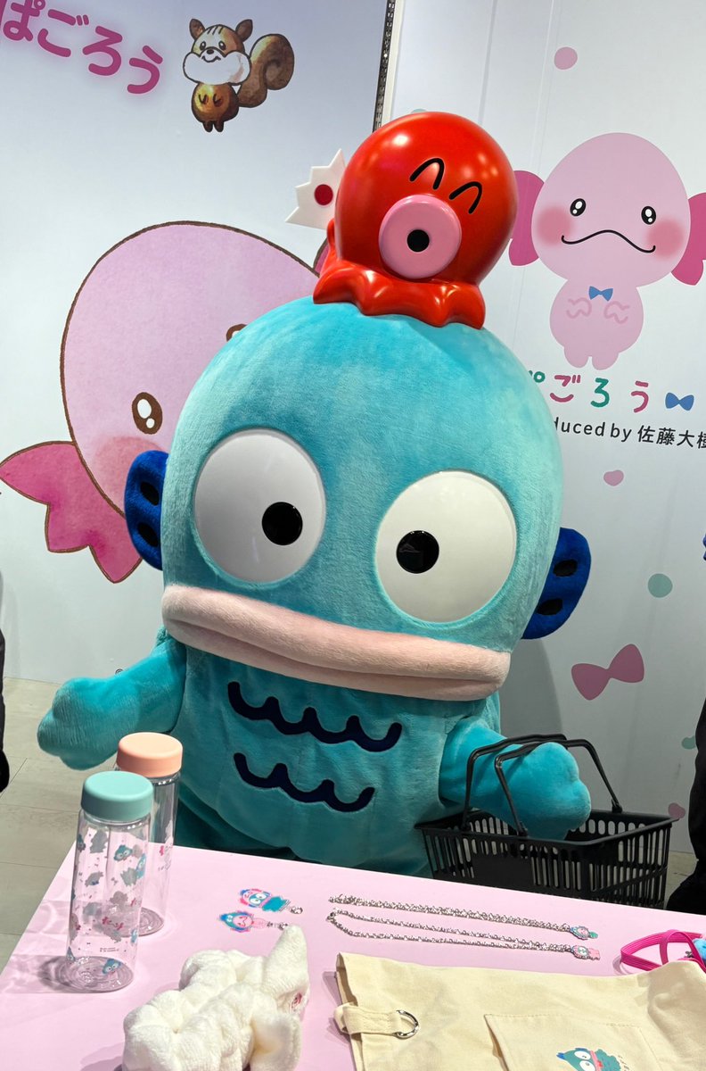 crea_MAX's tweet photo. うぱごろうハンギョドンコラボグッズPOPUP行ってきました😊どのグッズもめちゃくちゃかわいかった！そしてハンギョドンにも会えた😍
#佐藤大樹　#うぱごろう　#ハンギョドン https://t.co/9V7a5j6gZI