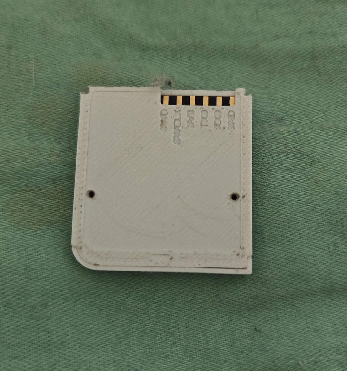 ZaindORp's tweet photo. @Nitehack It's really difficult to print a shell for DSPico and UV-curing printers are simply too difficult for DIY users. So these are just plastic pieces that need to be manually assembled, lack fixation, and are easy to fall apart.
#dspico https://t.co/apL29Aw1zp