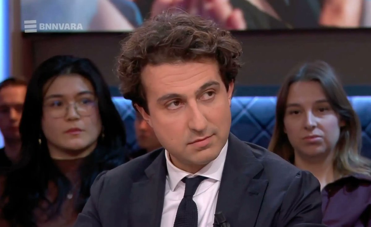 Nieuw 'Briefje van Jan' - aan Jesse Klaver

"Genosse Klaver, ik beken schuld!"

buttkicken.nl/2025/12/26/bri…

#groenlinks #lidmaatschap #bekentenis #seksschandaal #briefjevanjan