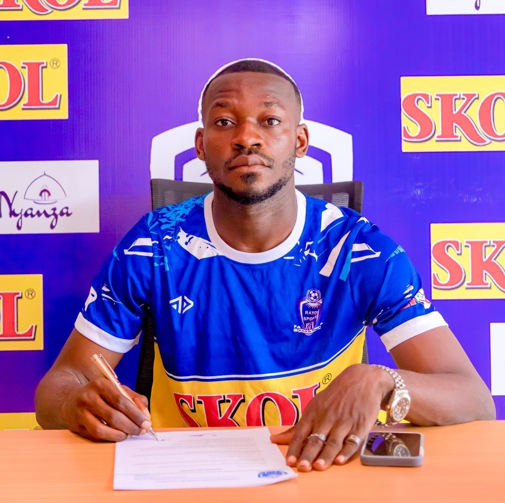 umwezifm's tweet photo. Ikipe ya @rayon_sports yasinyishije Faustin Likau Kitoko, Umunyekongo w'imyaka 23 ukina mu kibuga hagati, ku masezerano y’imyaka ibiri n’igice.

Likau avuye muri Flambeau du Centre yo mu #Burundi na yo yagezemo muri 2024 aturutse muri AC Dynamique y'iwabo muri DRC. 

#Umwezi https://t.co/fAtncdUuVe
