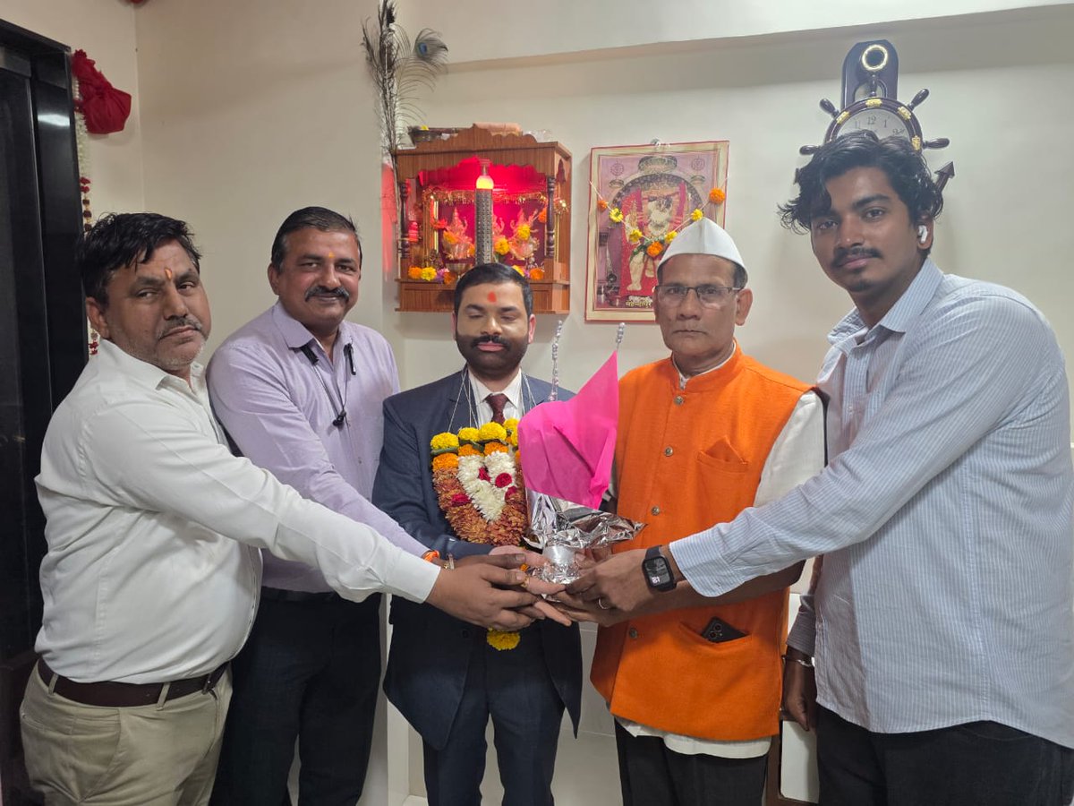 परम आदरणीय संस्थापक अध्यक्ष महोदय, 
राष्ट्रीय ड्राइवर संयुक्त मोर्चा समिति। 
विषय, 
काम करने के तरीकों को बदलने के संबंध में। 
महोदय, 
 निवेदन है जिस पीड़ा को आप व्यक्त कर रहे हैं उसे खत्म करने पर काम करें। 
सारथी शोषण राजनीति के माध्यम से सत्ता धारी लोगों के इशारे पर होता है।
जब