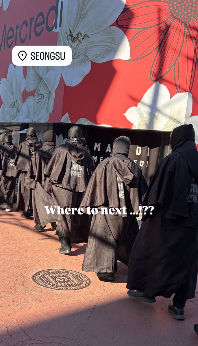 그니까 진짜 하나로 이으면 EXO 로고 모양이 되는 각 장소에 출몰해서 서울 혼문을 뚫겠다.. 이게 맞는건가? 너무 좋아서 소리지름ㅜ