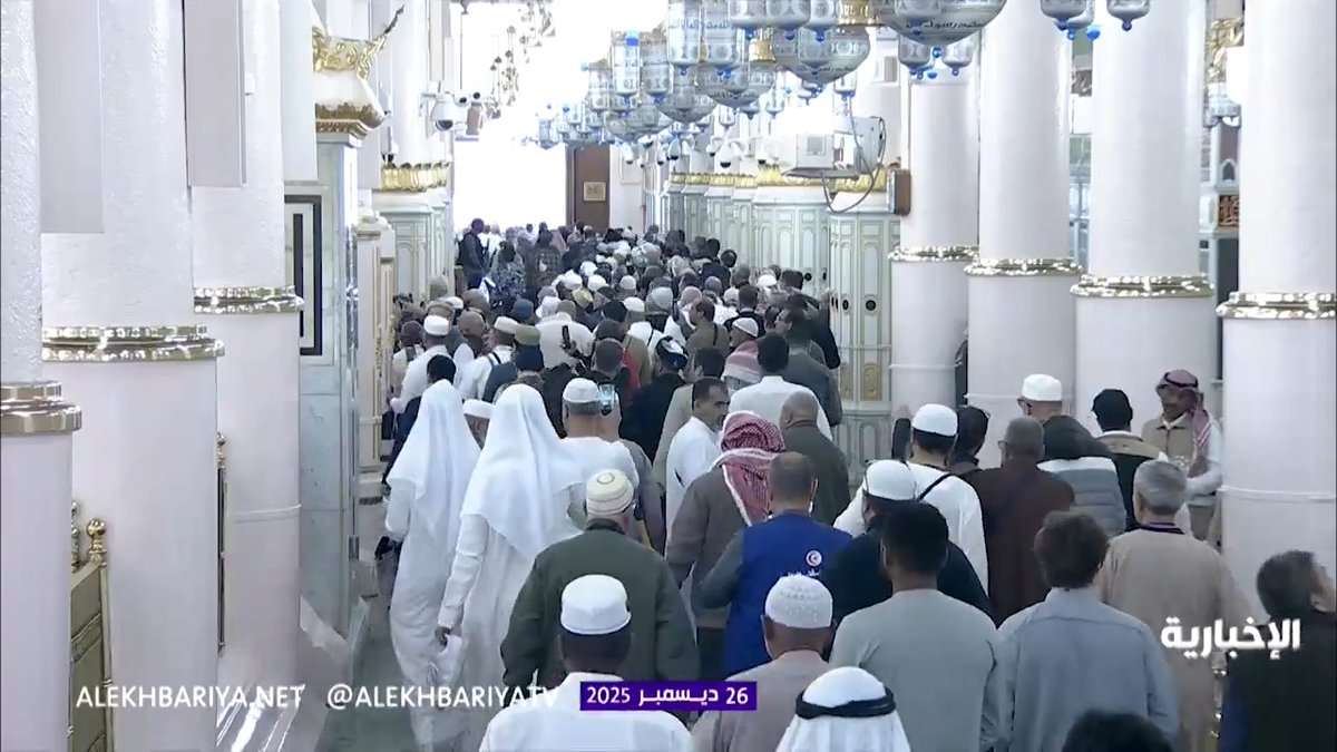 المسجد النبوي.. مهوى الأفئدة وموطن السلام... ازدحام للزائرين في الروضة الشريفة وهم يوثقون لحظاتهم قدموا من كل حدب وصوب 