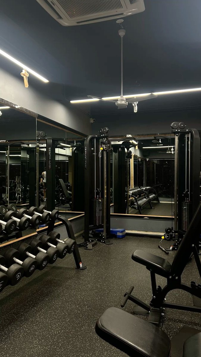 trickyinvestor's tweet image. It’s okay to lose people but never lose yourself.

Welcome to the grind, bro.