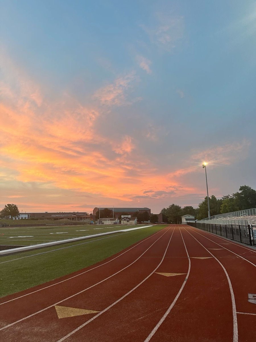 trickyinvestor's tweet image. It’s okay to lose people but never lose yourself.

Welcome to the grind, bro.