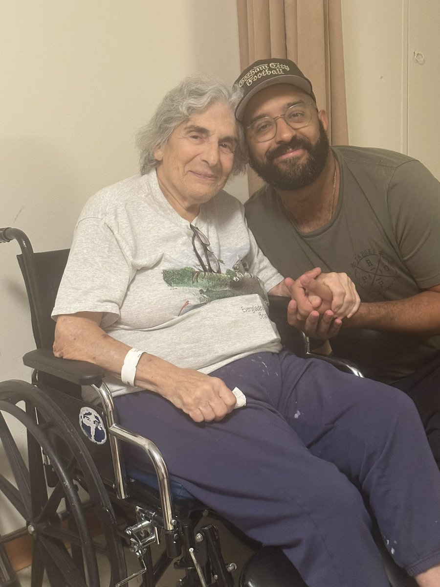 AlexWex's tweet image. Merry Christmas and Happy Holidays 😊

Just came back from a New York trip to see my Grandma &amp;amp; Dad and there’s nothing like reconnecting with your family in person over the holidays.

Treasure every moment.