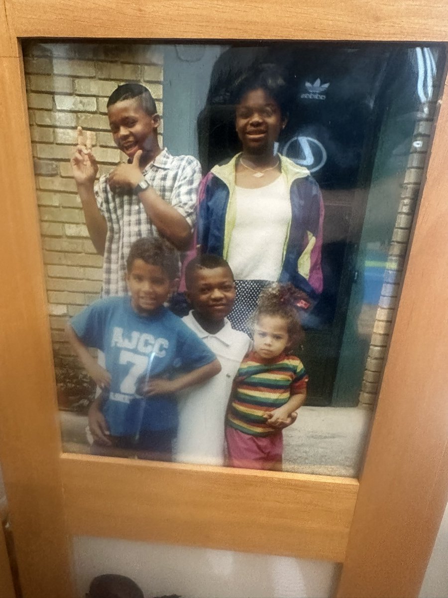 AlexWex's tweet image. Merry Christmas and Happy Holidays 😊

Just came back from a New York trip to see my Grandma &amp;amp; Dad and there’s nothing like reconnecting with your family in person over the holidays.

Treasure every moment.