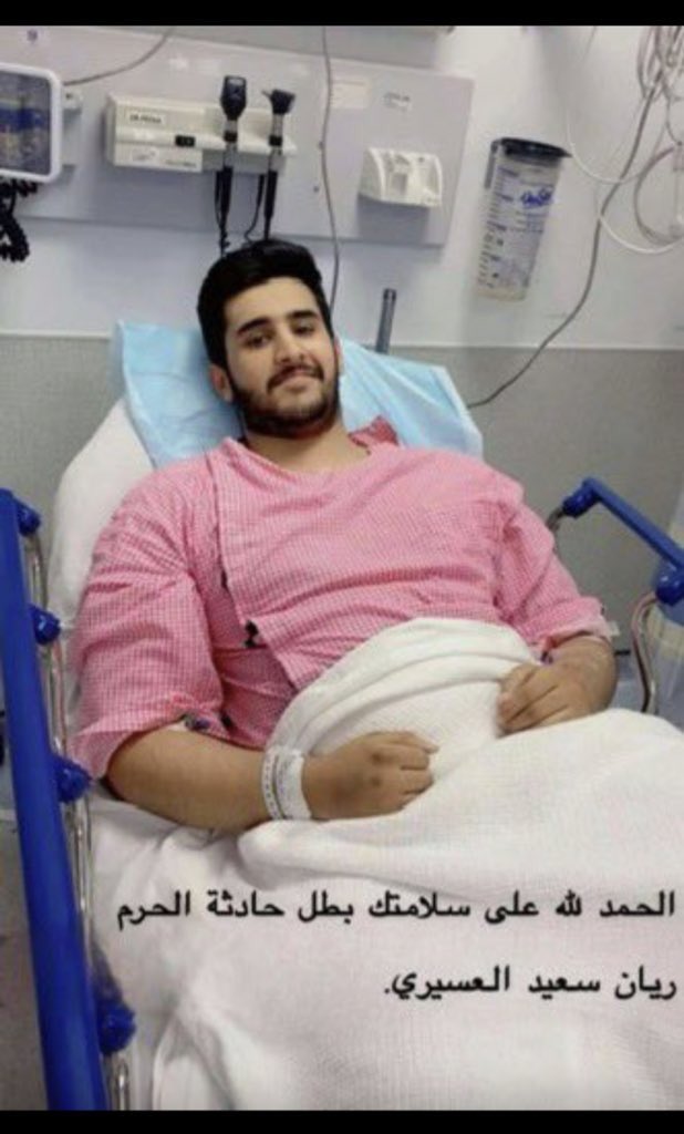 <a href="/missdior456/">m i s s d i o r🇸🇦</a> صباحك نور وسرور هاذي صوره العسكري اللي انقذ اللي يبغى ينتحر في المسجد الحرام انشريها عندك بحسابك الرائع🌹 والحمدلله على سلامته وعلى امن وامان هذا الوطن