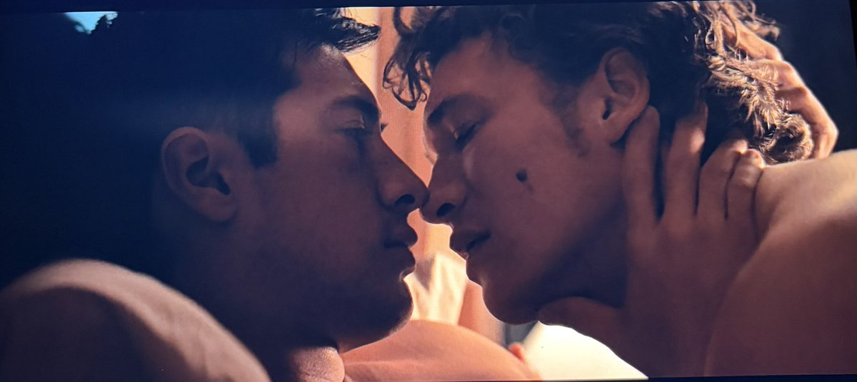 basicllybella's tweet image. HANG THIS IN THE LOURVE-