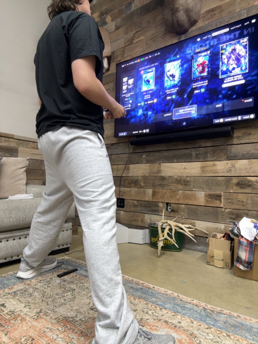 Jank3x's tweet photo. Thank you mom and dad for the PS5 #DontExpectATextBack #RoadToGlory #GMG https://t.co/iQv8wVGjTX