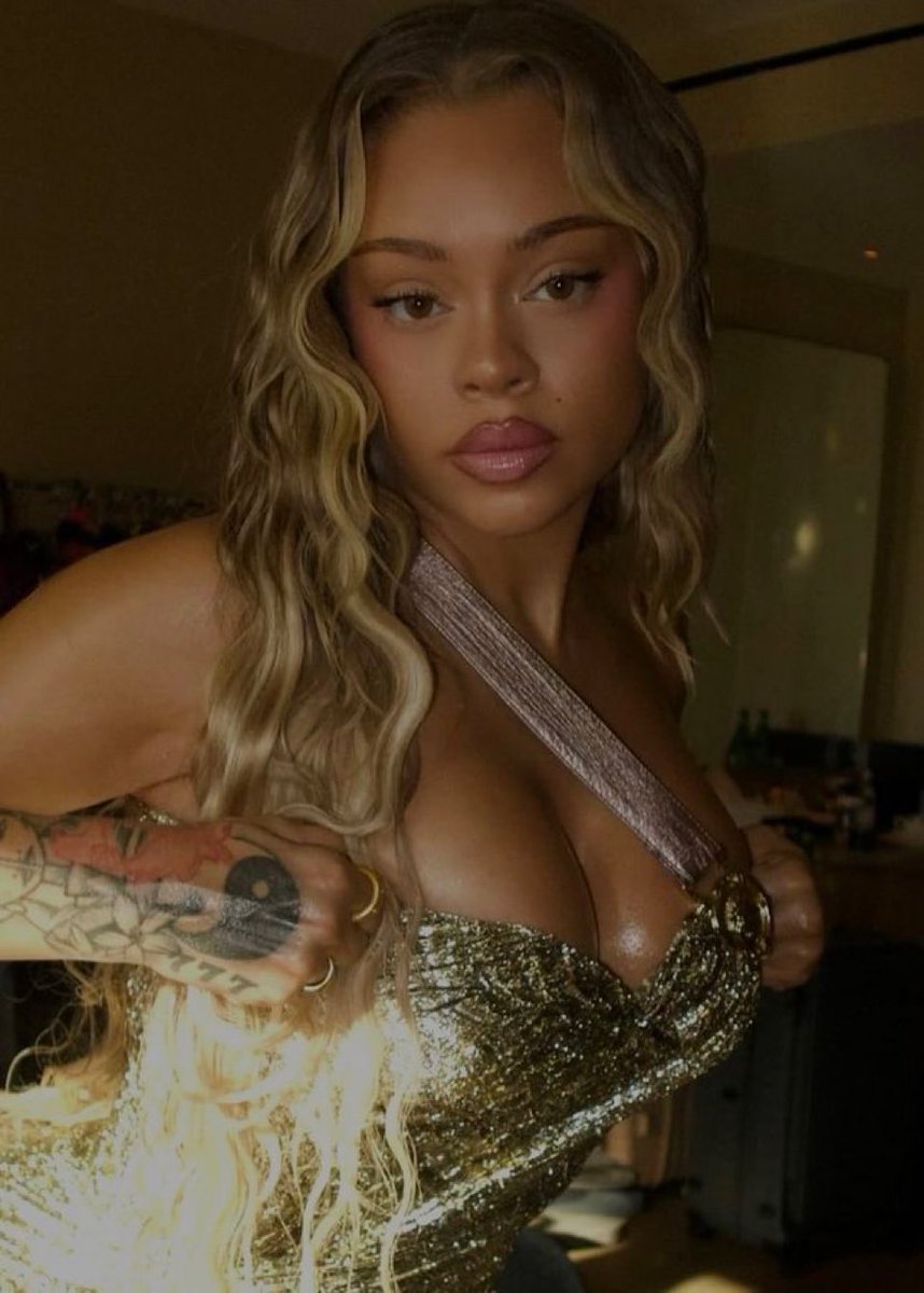 lattonextdoor's tweet image. 